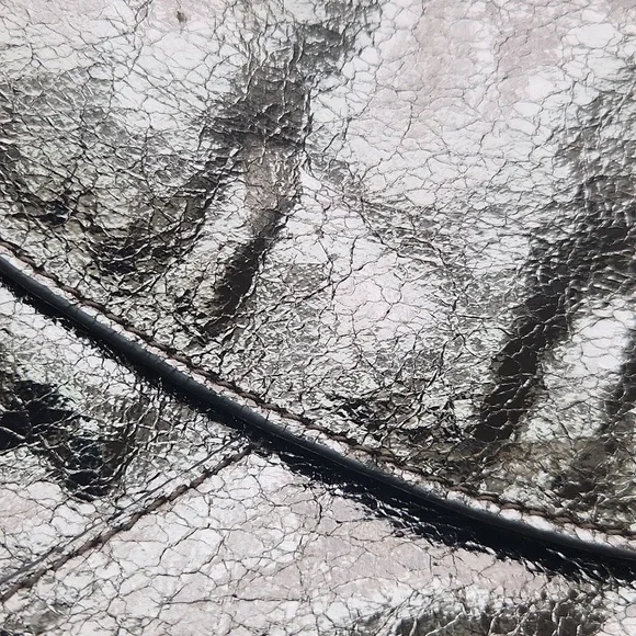 Sorial Metalic Turn Lock Crossbody Purse Handbag with Chain Strap - Picture 10 of 12